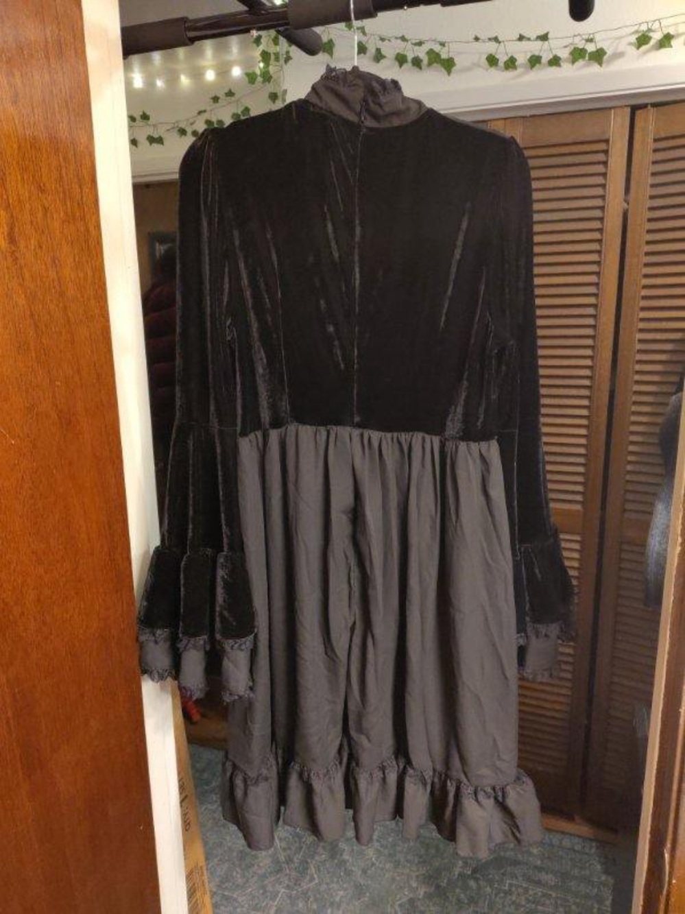 Killstar Lost Girl Ruffled Velvet Victorian Dress XXL NWT - Picture 2 of 4